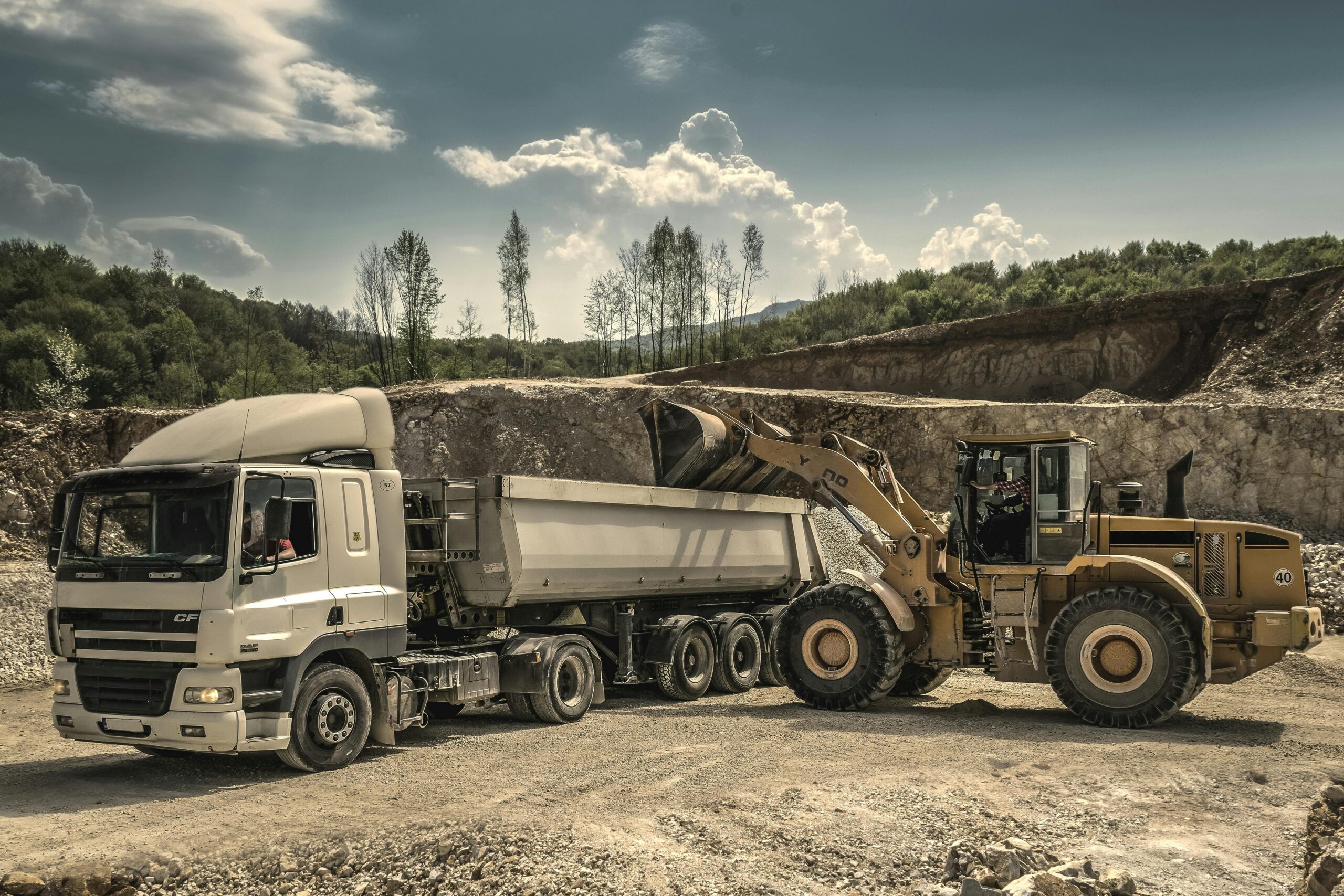 The wheels on mobile excavators make them masters of mobility